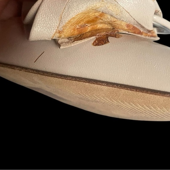 Gibe L lieri Beige Pointed Toe Heels with Bow Accent - Picture 5 of 5